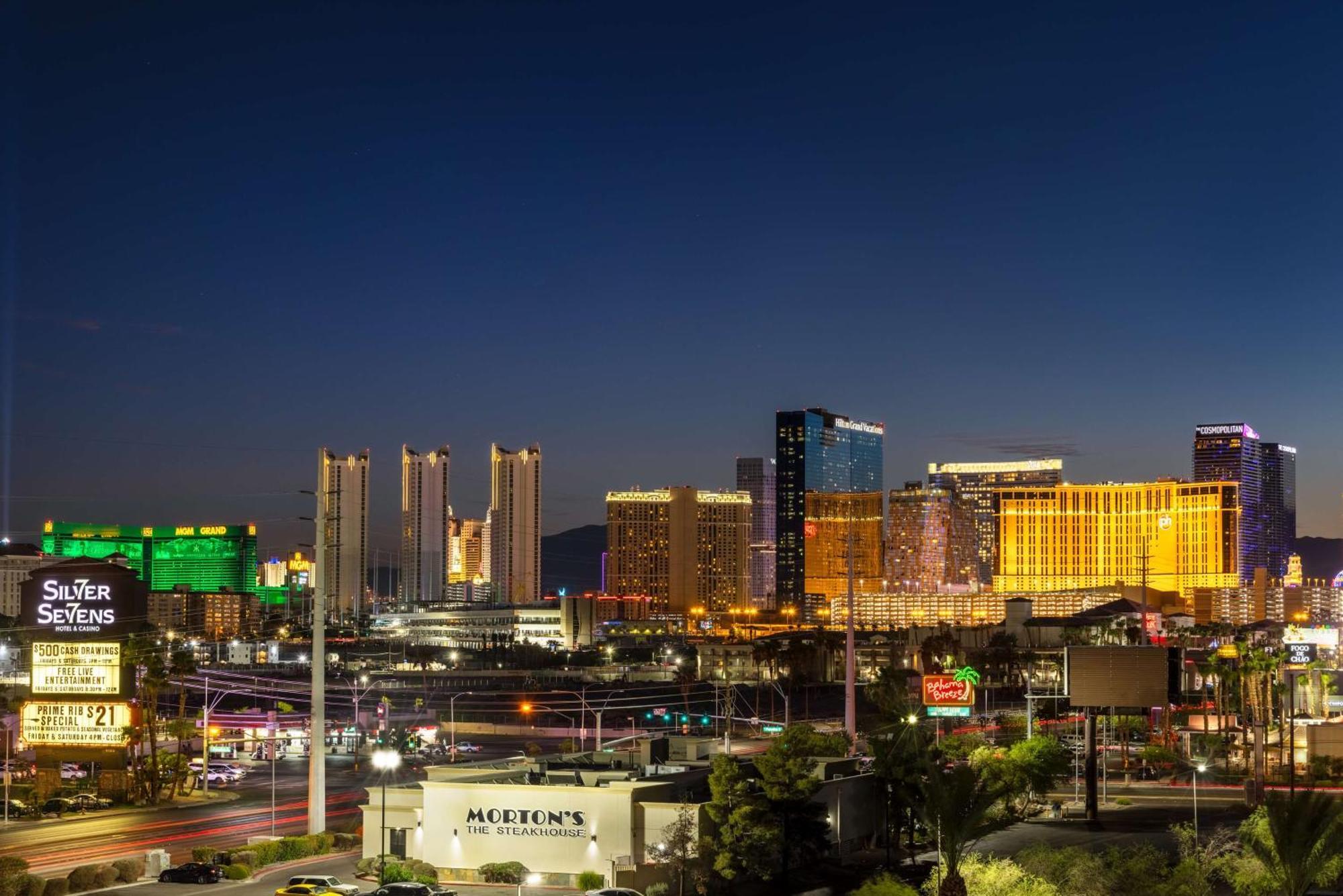 Doubletree By Hilton Las Vegas East Flamingo Zewnętrze zdjęcie